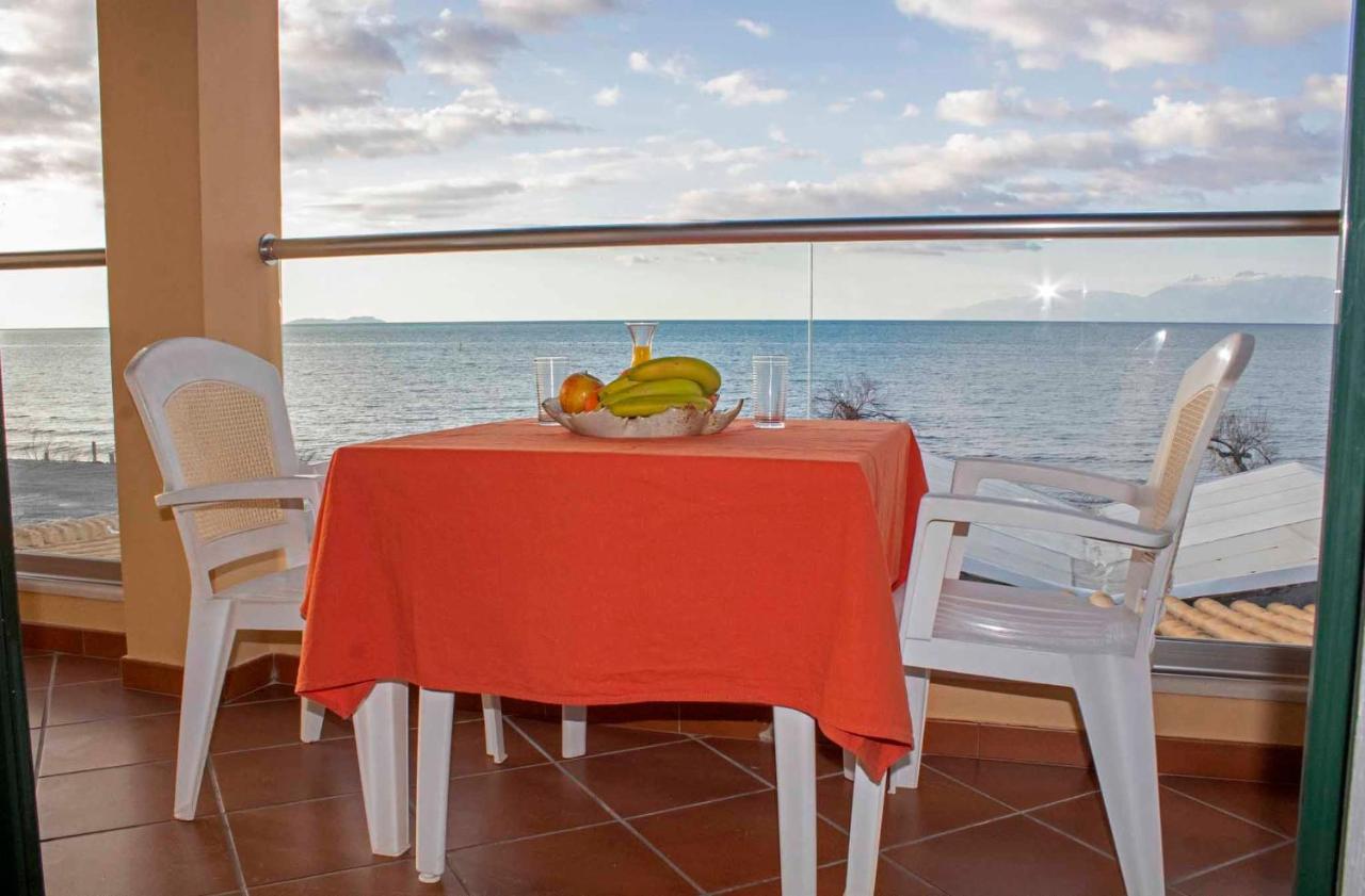 Frosos Beachfront Maisonette Acharavi Acharavi  Buitenkant foto